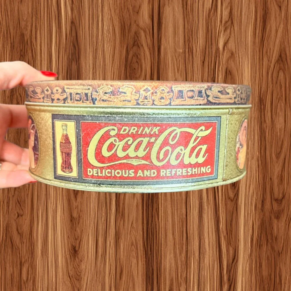 Vintage Collectible Round Advertising‎ Coca-Cola Tin
